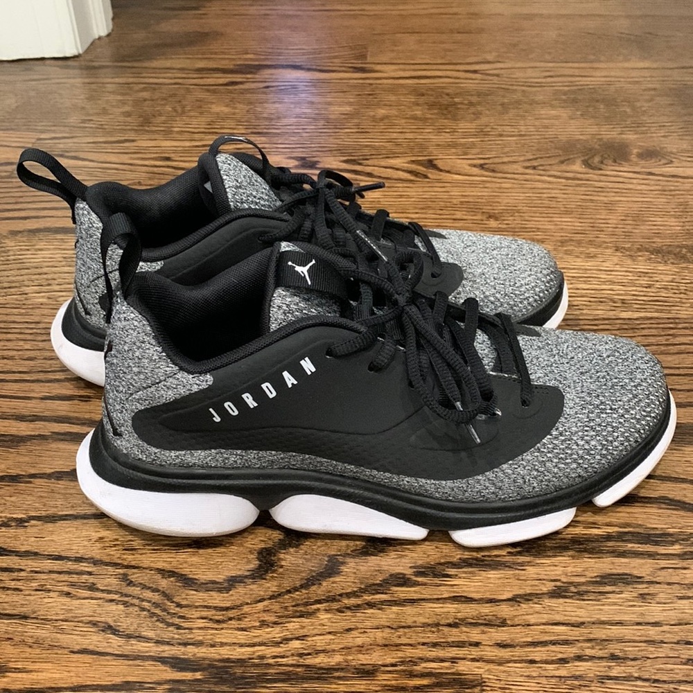 Men’s Jordan Sneakers Size 8